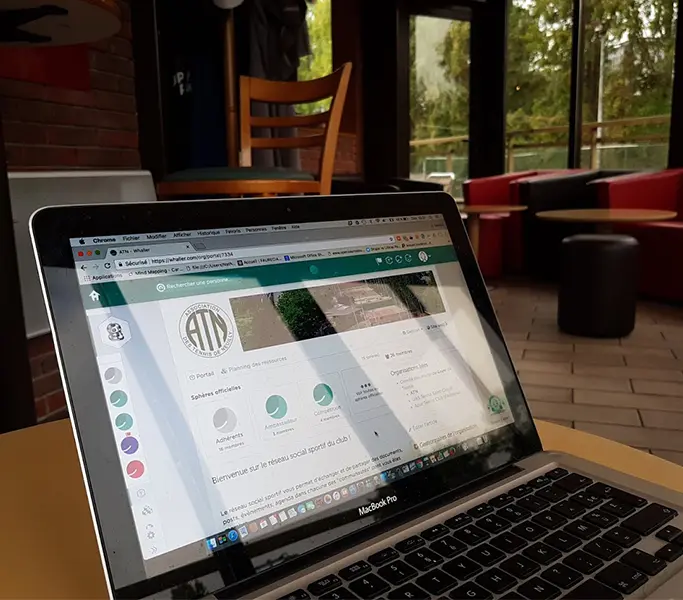 Accompagnement du Comité des Hauts de Seine de la FFT pour déployer un réseau social privé, Whaller, dans les clubs de tennis des Hauts de seine.